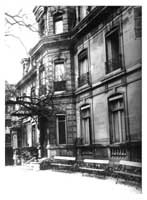 entr&eacute;e de l'h&ocirc;tel