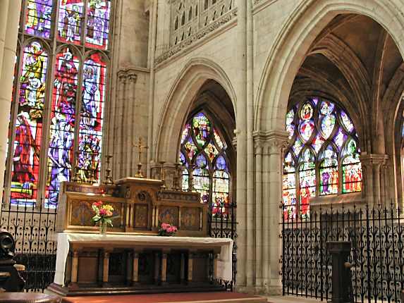 Collgiale Notre-Dame du Grand-Andely : vitraux - Photo © Marie-France Chatelais