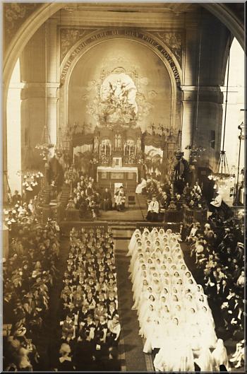 Ste-Marie-des-Batignolles : communion solennelle, années 1940