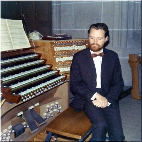 Georges Desbonnet à l'orgue de la cathédrale d'Ulm (Allemagne, 29 août 1971)