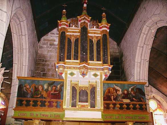 Ergu-Gabric, glise St Guinal - orgue Thomas Dallam (1680) - photo  M.T., et participation de F.F.