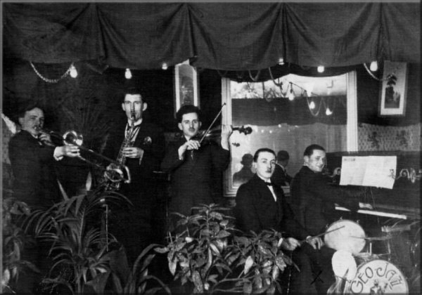 L'orchestre Go-Jazz, 1926