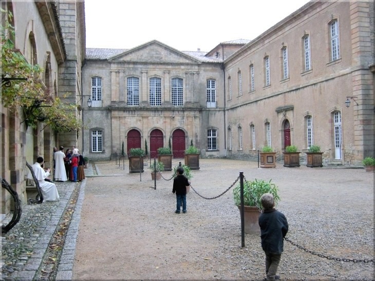 Abbaye Sainte-Marie  Lagrasse (Aude) (photo DHM, nov. 2014) DR.