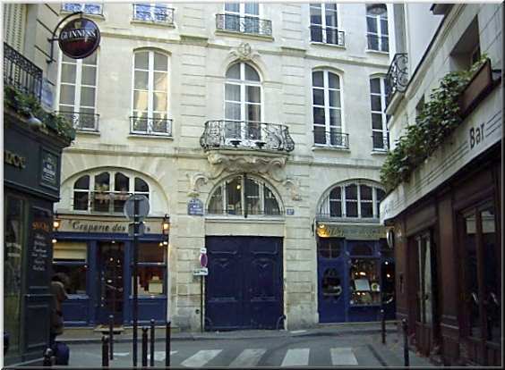 27 rue Saint-Andr-des-Arts  Paris VIe