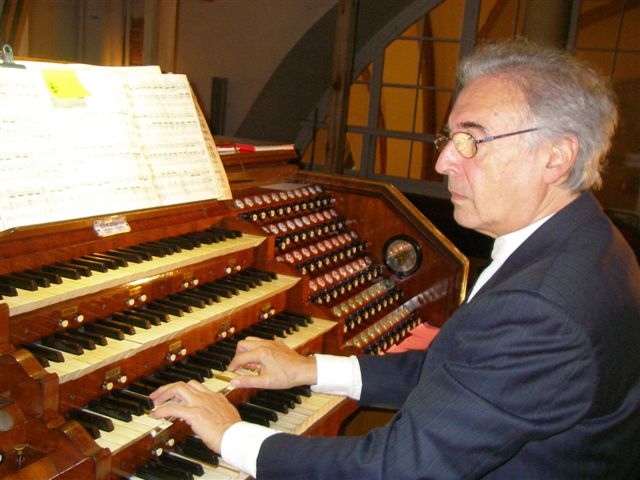 Michel Pinte  l'orgue Walker de la cathdrale de Riga (Lettonie), le 29 aot 2007