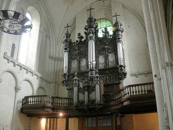 glise St-Pierre, Saumur - Photo Jean-Ren Phelippeau