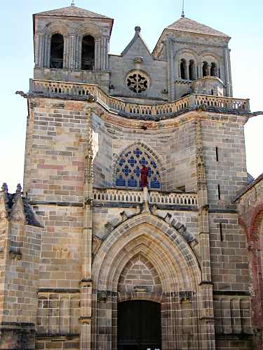 Souvigny - Abbaye clunienne - Photo © Marie-France Chatelais