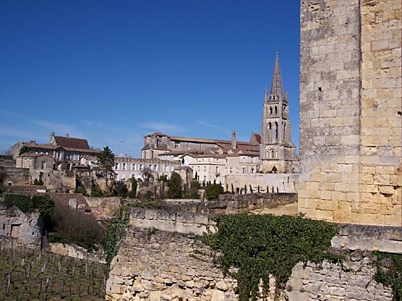 St-Emilion: clocher et collgiale vus de la Tour du Roi - © Marie-Ccile de la Montagne