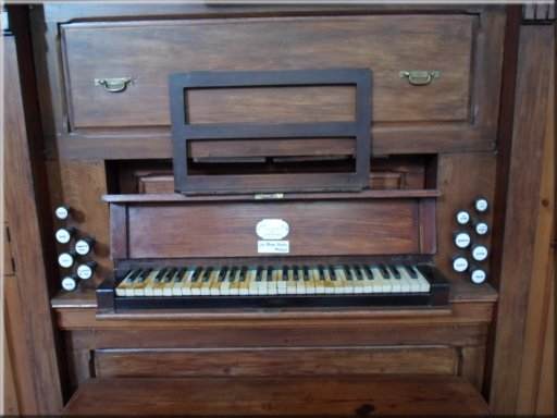Console de l'orgue de choeur de la cathdrale Notre-Dame de Tanger