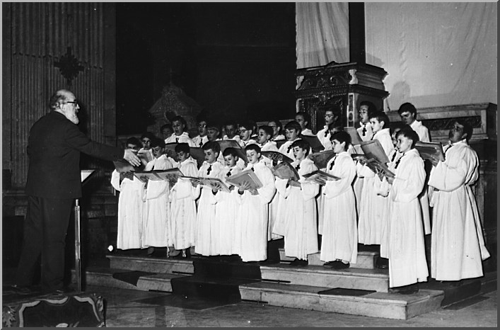 Pierre Bguign et les Petits Chanteurs de Versailles