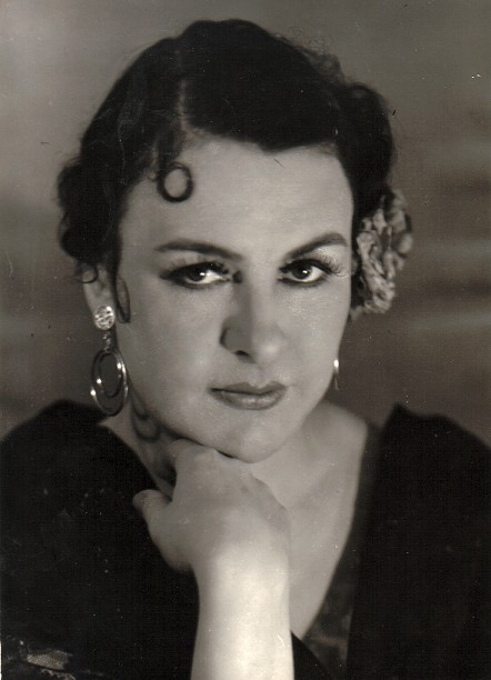 Solange Michel dans le rôle-titre de Carmen, ca 1950.