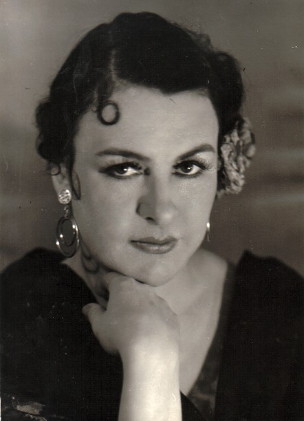 Solange Michel dans le rle-titre de Carmen, ca 1950.