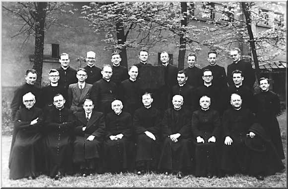 Les professeurs de l'cole Saint-Sigisbert de Nancy, vers 1950.